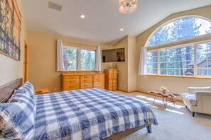 Casa, varias camas, bañera de hidromasaje | 3 dormitorios, wifi gratis, ropa de cama