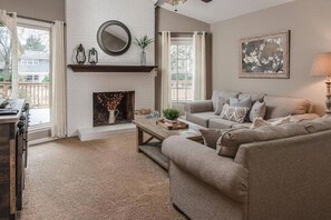 House, Multiple Beds, Kitchen | Living room