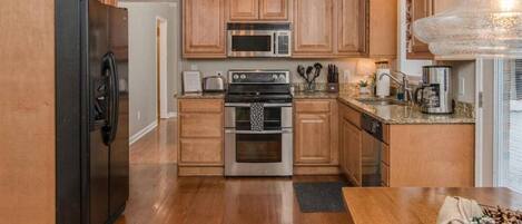 منزل - عدة أسرّة - بمطبخ | مطبخ خاص | ثلاجة، ميكروويف، فرن، موقد طهي مسطح