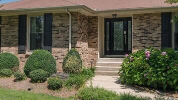 Bagian depan properti