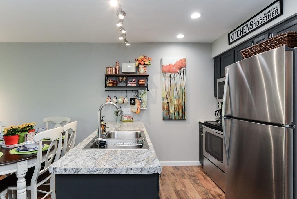 Dates still available for the Holidays! Walk-in unit; just 5 min from SDC!  