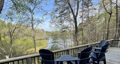 The Cozy Cottage on Little Duck Cove