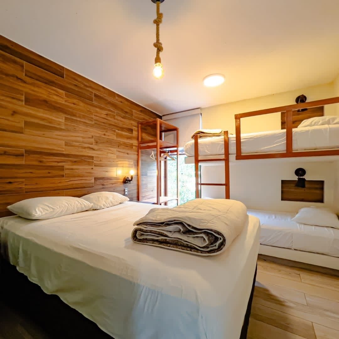 6 dormitorios, tabla de planchar con plancha, wifi y ropa de cama