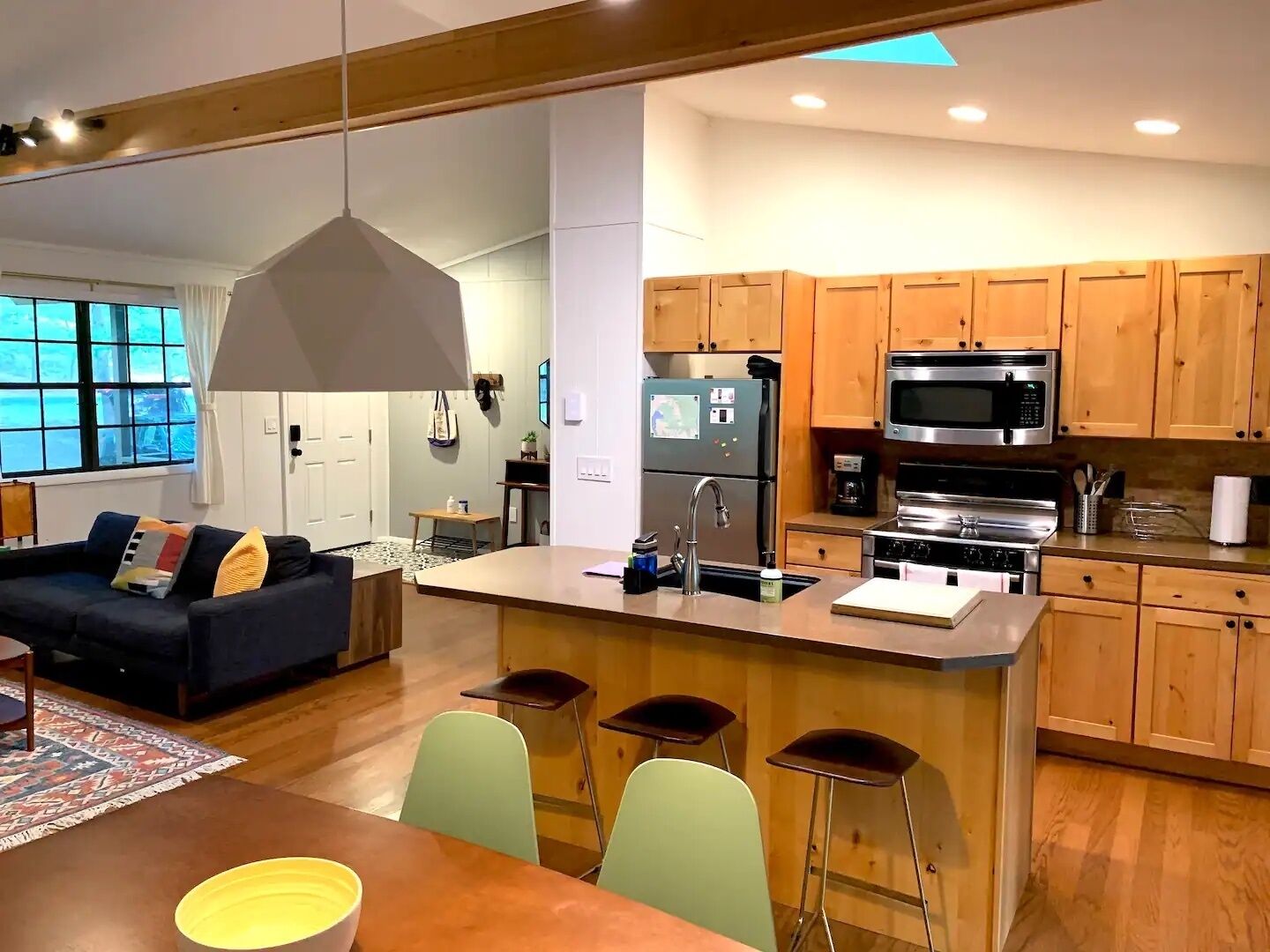 Modern Cabin nestled between Catskills and Poconos