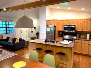 Interior - Modern Cabin nestled between Catskills and Poconos (Lackawaxen)