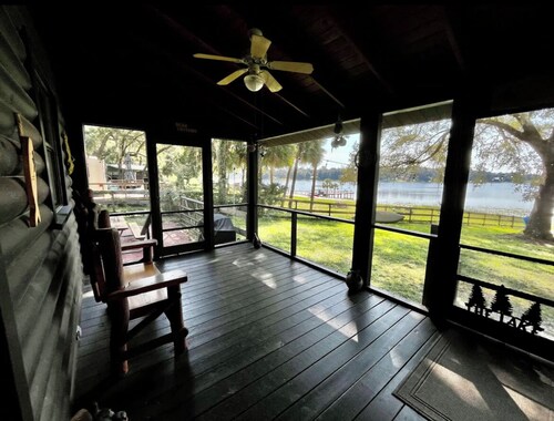 Lakefront Cabin in Ocala Forest – Near Springs, Shops, Pet Friendly Getaway