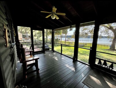 Lakefront Cabin in Ocala Forest – Near Springs, Shops, Pet Friendly Getaway