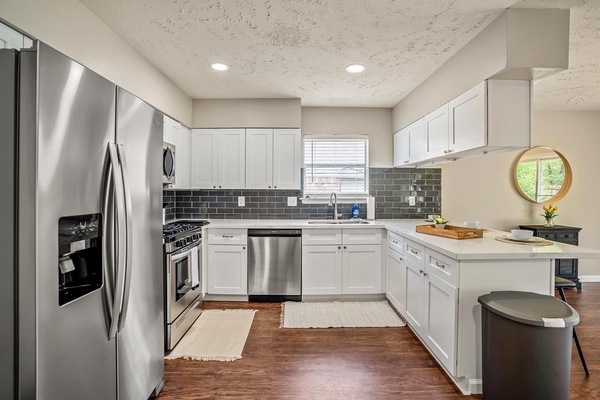 Frigorífic, microones, forn i placa de cuina