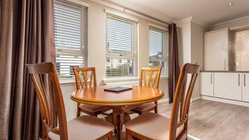 Comfort Apartment | Dining room