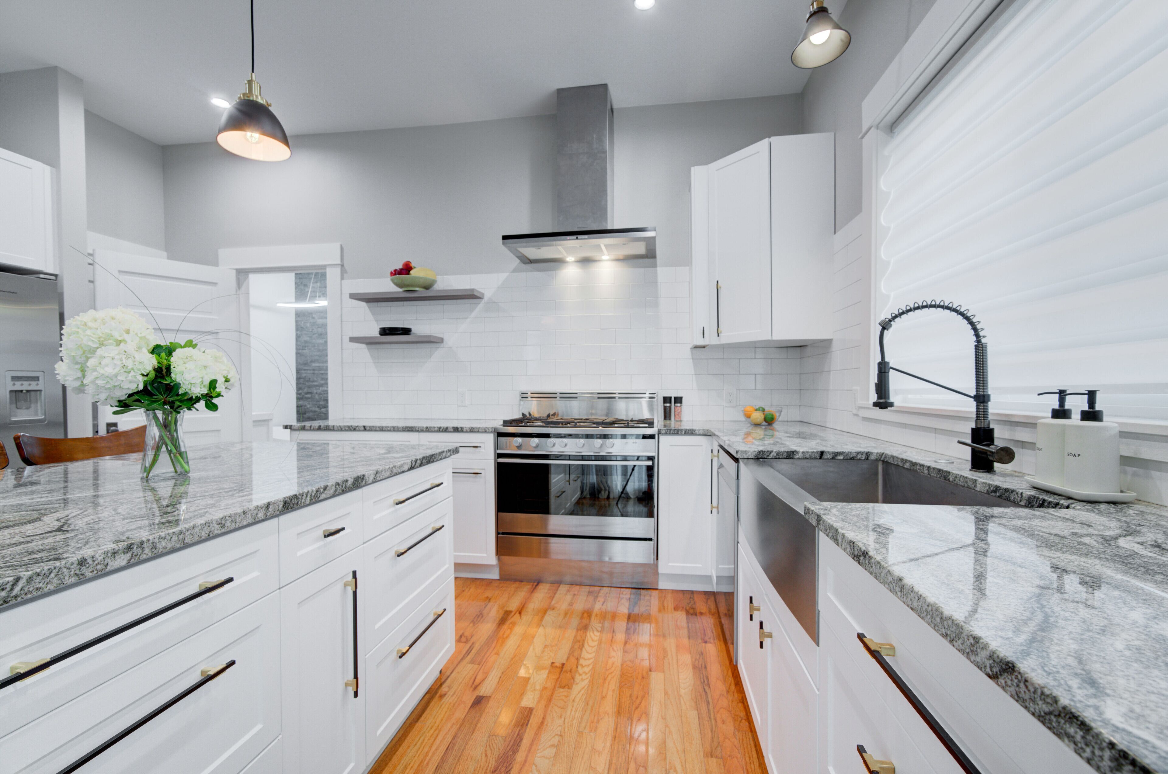 Beautiful 2 bedroom House in Historical  Downtown Livingston