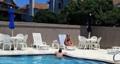 Suite is 100 yds from the Beach!
Private Beach Access. 1 minute Walk.
