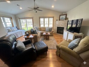 Smart TV, fireplace, DVD player, books