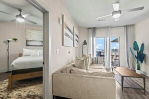 1 habitación, tabla de planchar con plancha, cuna de viaje y wifi