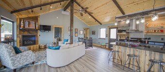 New house with great views and awesome accommodations