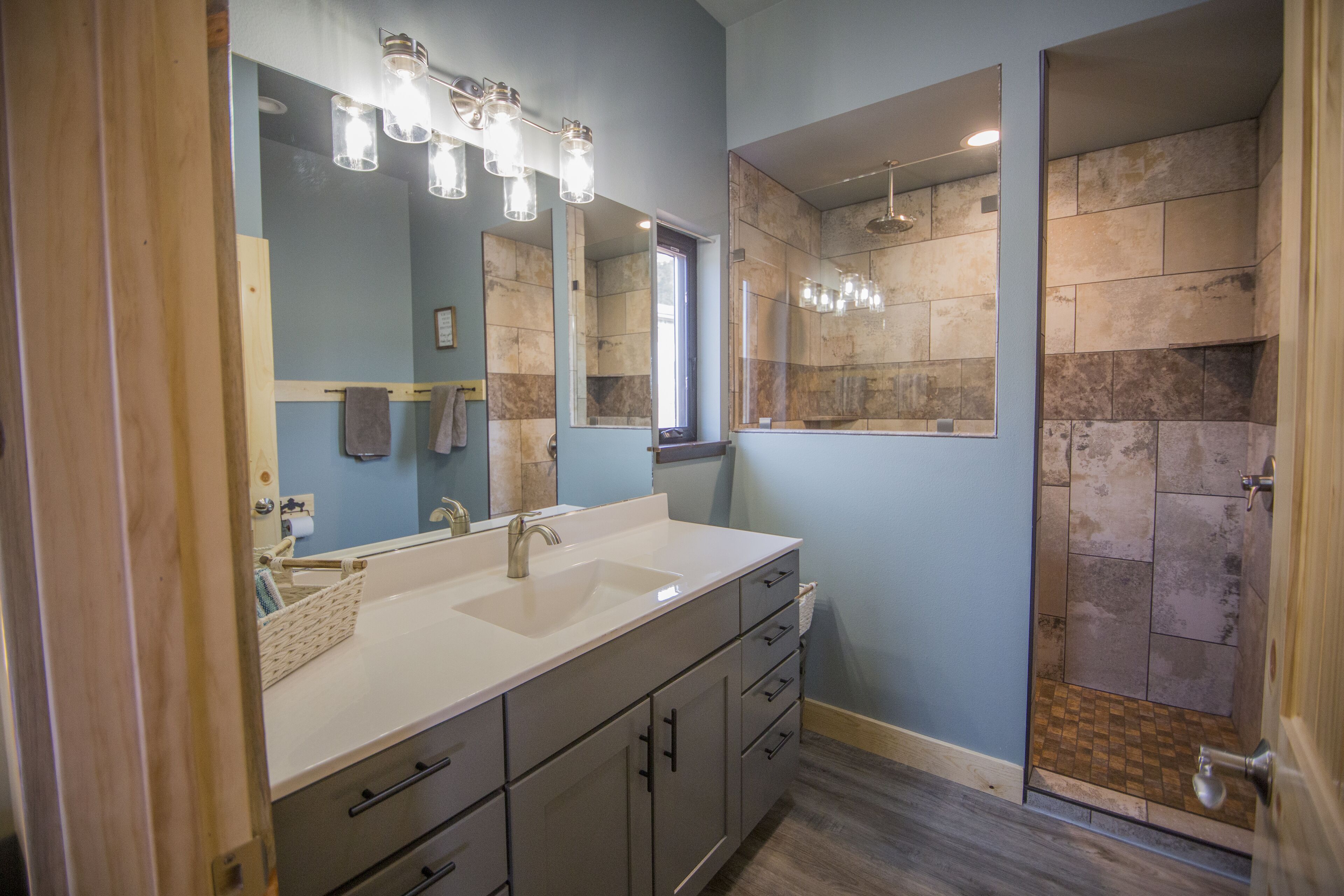 New house with great views and awesome accommodations