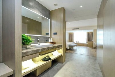 Saint Hotel