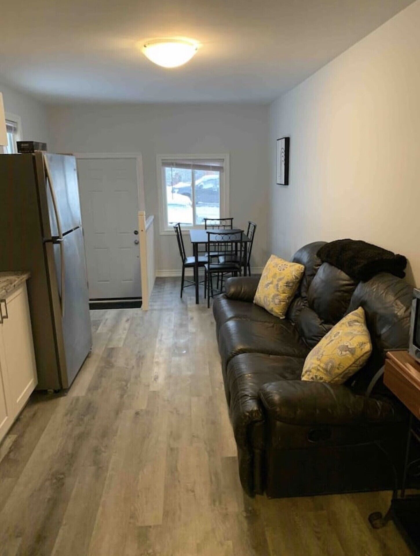 Cozy Lower Unit Barrie