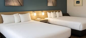 Rancho San Diego Inn & Suites