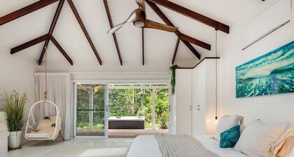 La Boheme Whitsunday in Airlie Beach with Pool