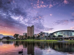 Exterior - ex hotel ensuite room in the heart of city 427 (Adelaide)