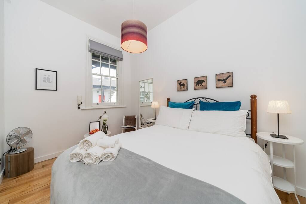 WOW! 2BEDR/3BEDS PERFECT LOCATION at tube station!