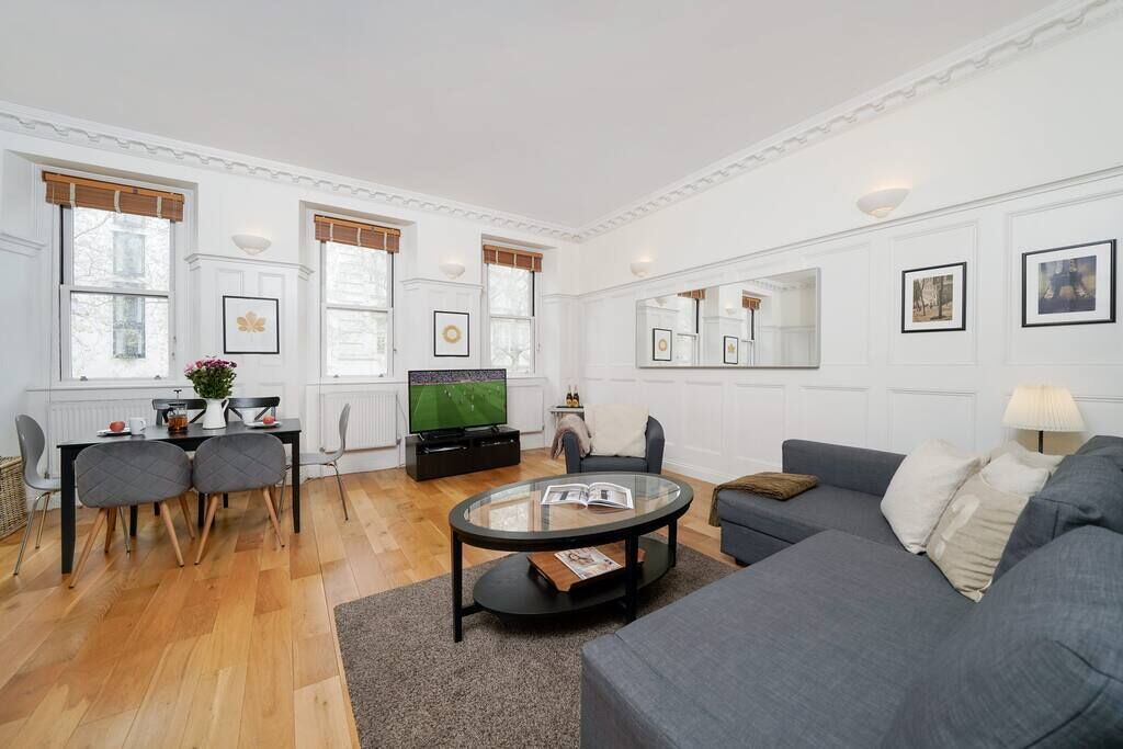 WOW! 2BEDR/3BEDS PERFECT LOCATION at tube station!