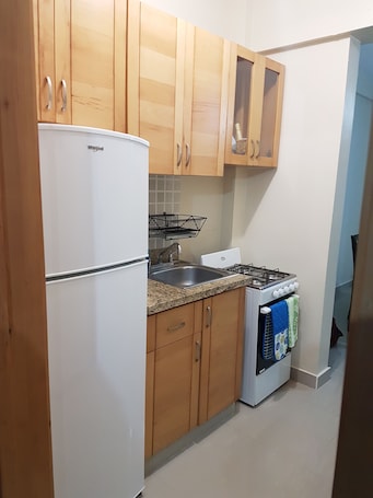 Refrigerador con freezer, microondas, horno, tostadora
