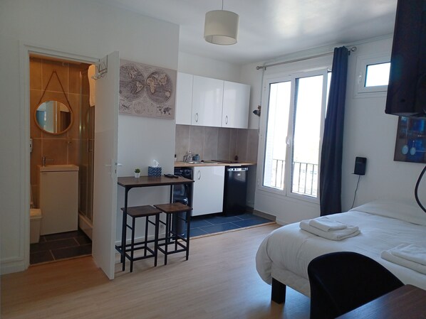 1 soverom, strykejern/-brett, wi-fi (inkludert) og sengetøy