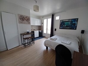 1 soverom, strykejern/-brett, wi-fi (inkludert) og sengetøy