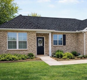 Exterior - La Fleur, Exquisite New Home Close To The Ark. (Dry Ridge)