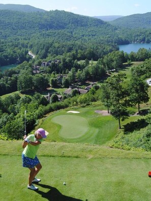 Golf - Private Getaway with Views! 8 mins to Lake Burton! (Clayton)
