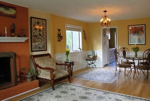 Interior - Old Village area Townhouse Garden Retreat (Mount Pleasant)