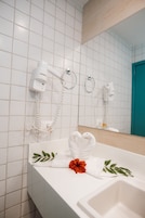 Comfort Double Room | Bathroom | Shower, hair dryer, towels, soap