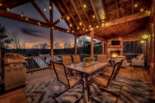 ⛰Blue Ridge Luxury Cabin★Sunset★View★Hot Tub★Games