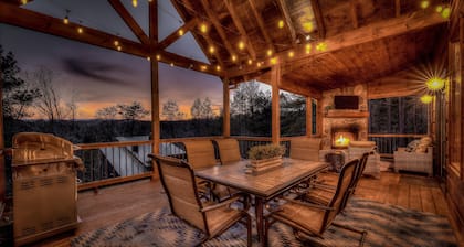 ⛰Blue Ridge Luxury Cabin★Sunset★View★Hot Tub★Games