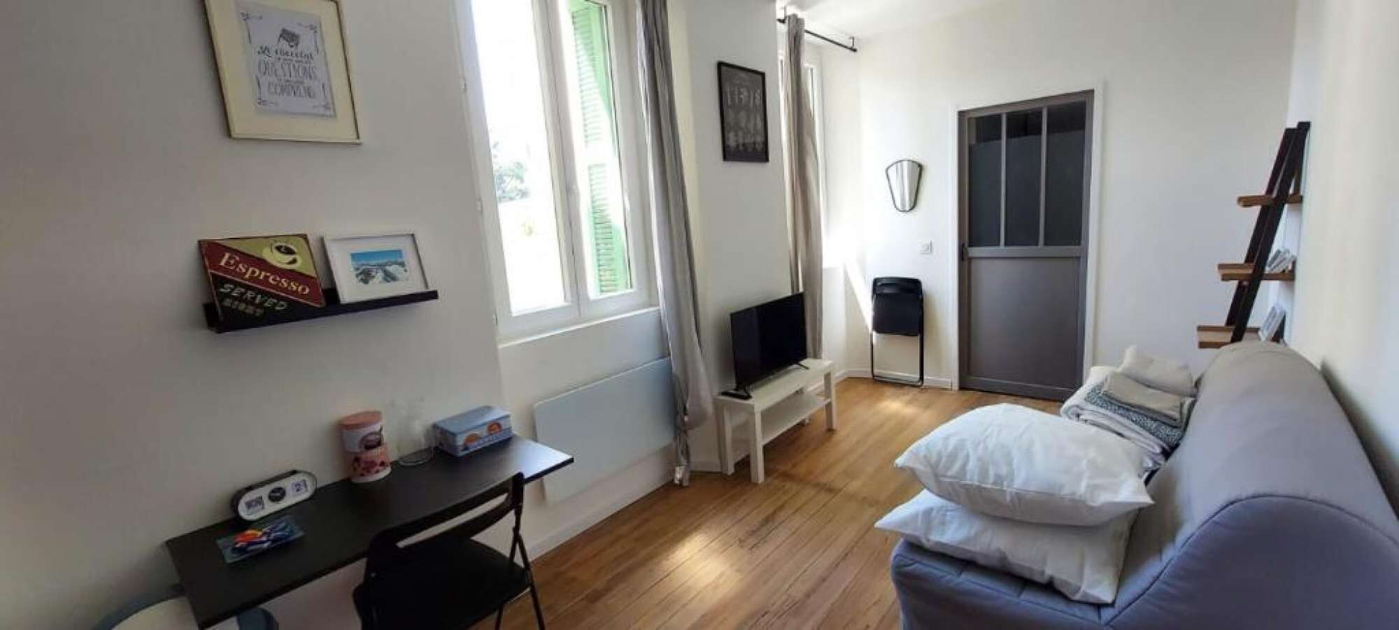 2-3 Charming Studio near City Center and Train Station