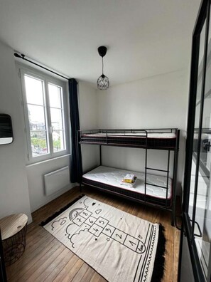 2 bedrooms