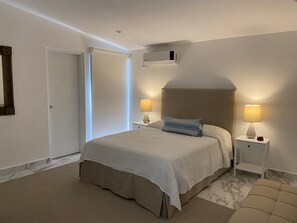 3 bedrooms, free WiFi, bed sheets, wheelchair access - 3 BDR 2 BATH  at Country Club, Pickle Ball court in house, close to Marine (San Carlos)