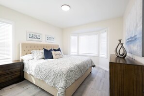 3 bedrooms, desk, iron/ironing board, travel cot