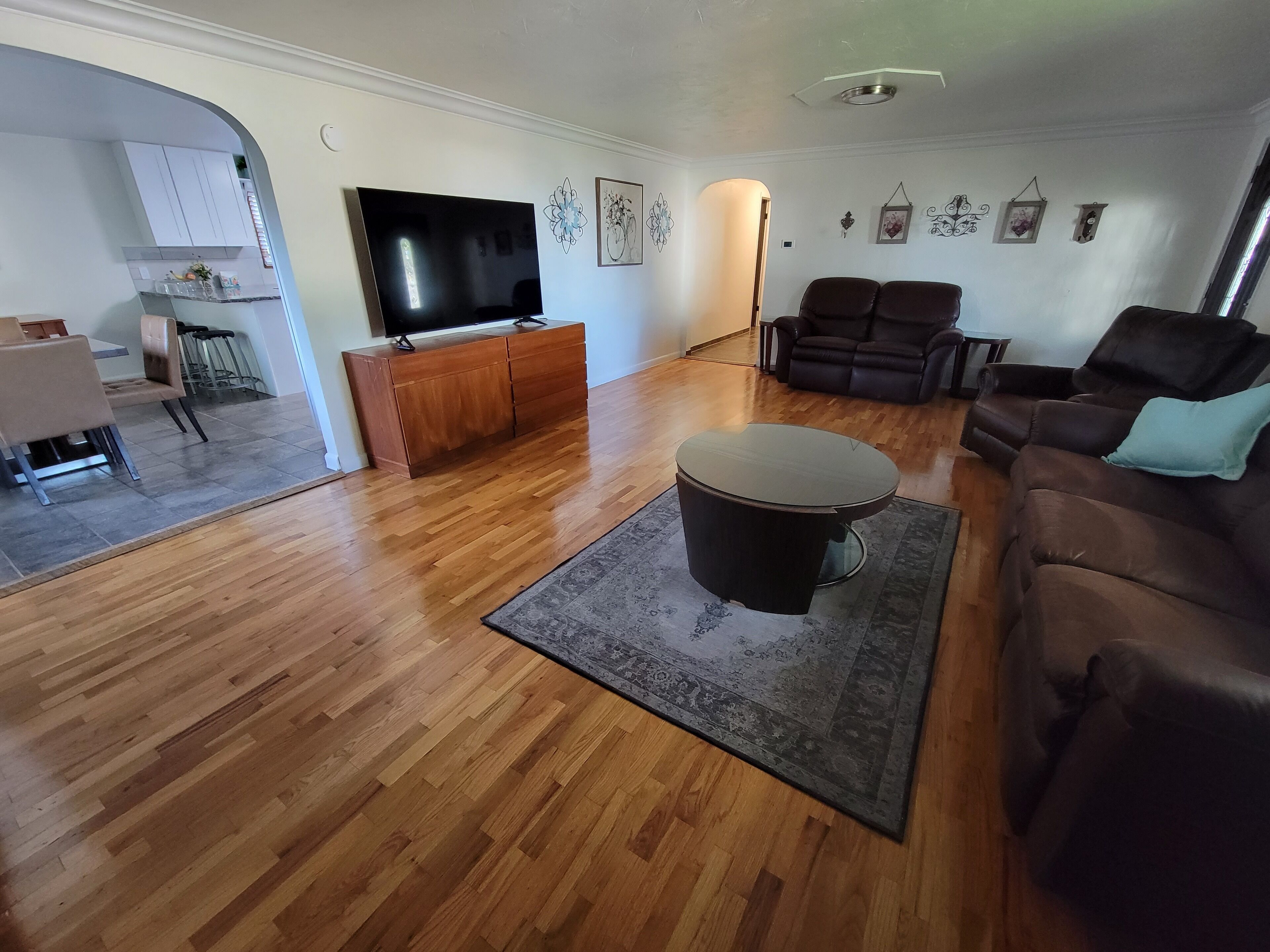 Newly renovated farm home with Hot Tub