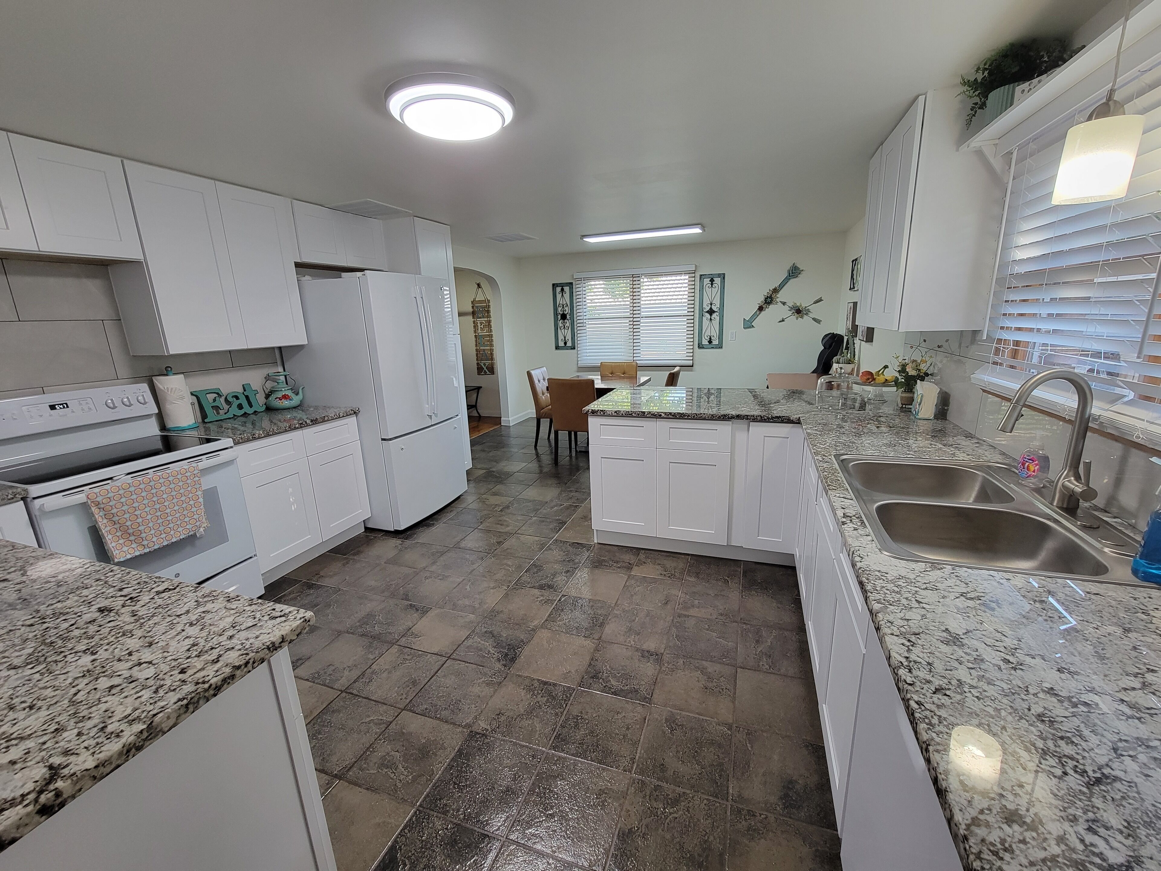 Newly renovated farm home with Hot Tub