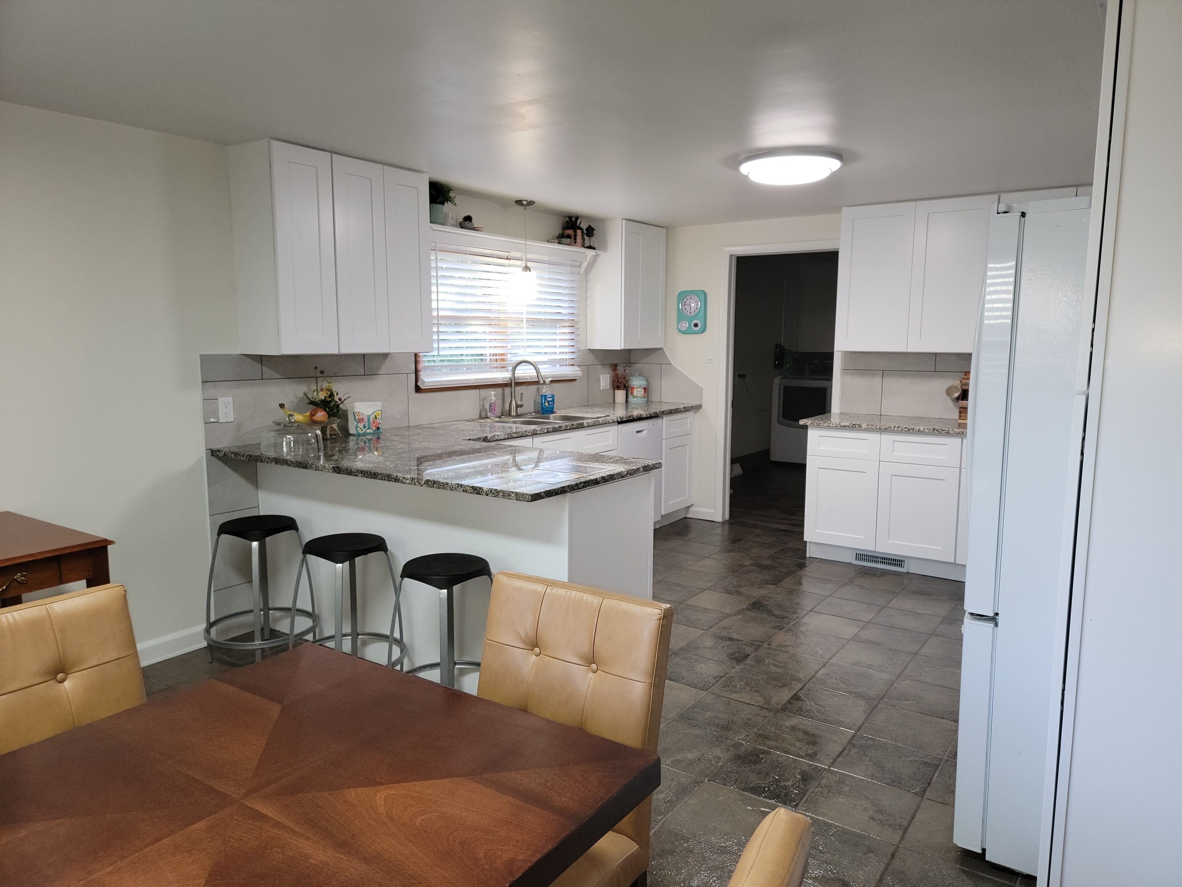 Newly renovated farm home with Hot Tub