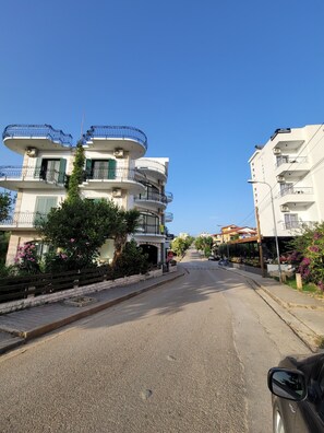 Onsite parking - Remarkable 4-Bed House in Ksamil for families (Ksamil)