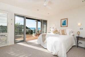 3 bedrooms, desk, iron/ironing board, WiFi