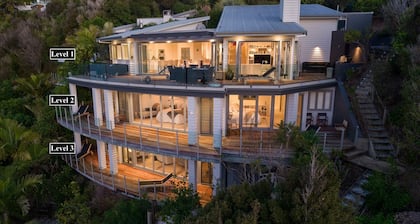 Qualmark 5 Star Luxury Accommodation with stunning views over Long Beach