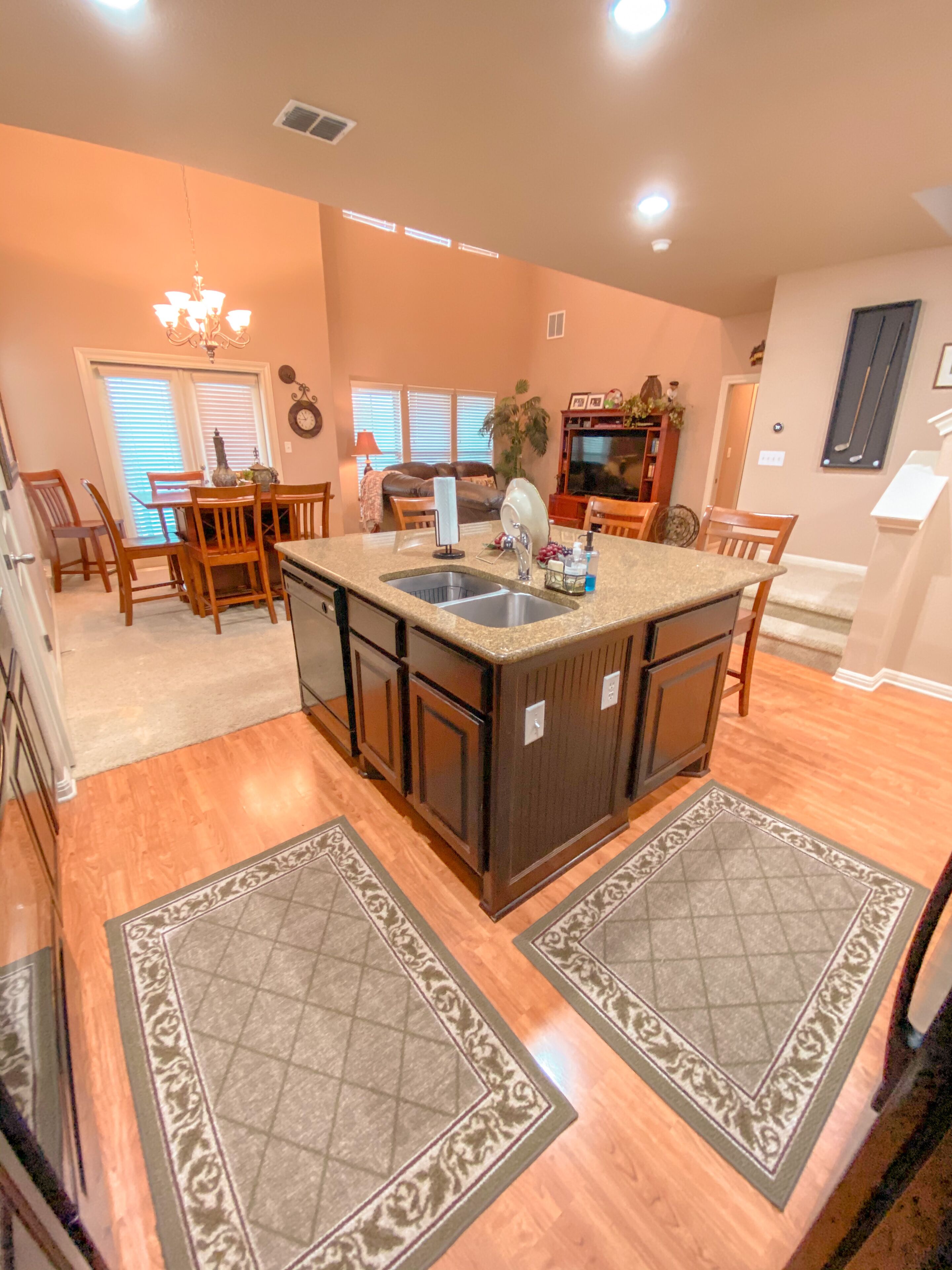 Stay and Play at The Bandit Golf Course- Unit 103