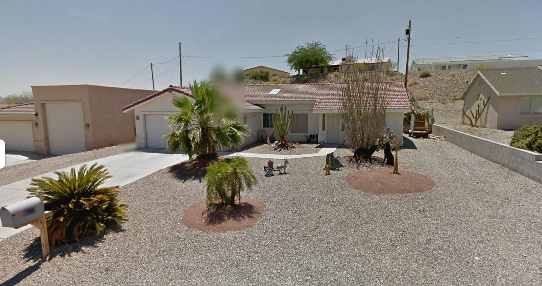 Clean an cozy house just minutes away from the London Bridge