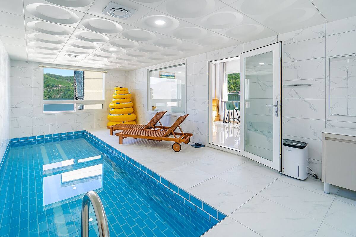 Basic-Zimmer, 1 Schlafzimmer (301 (River view/Poolvilla/Netflix))