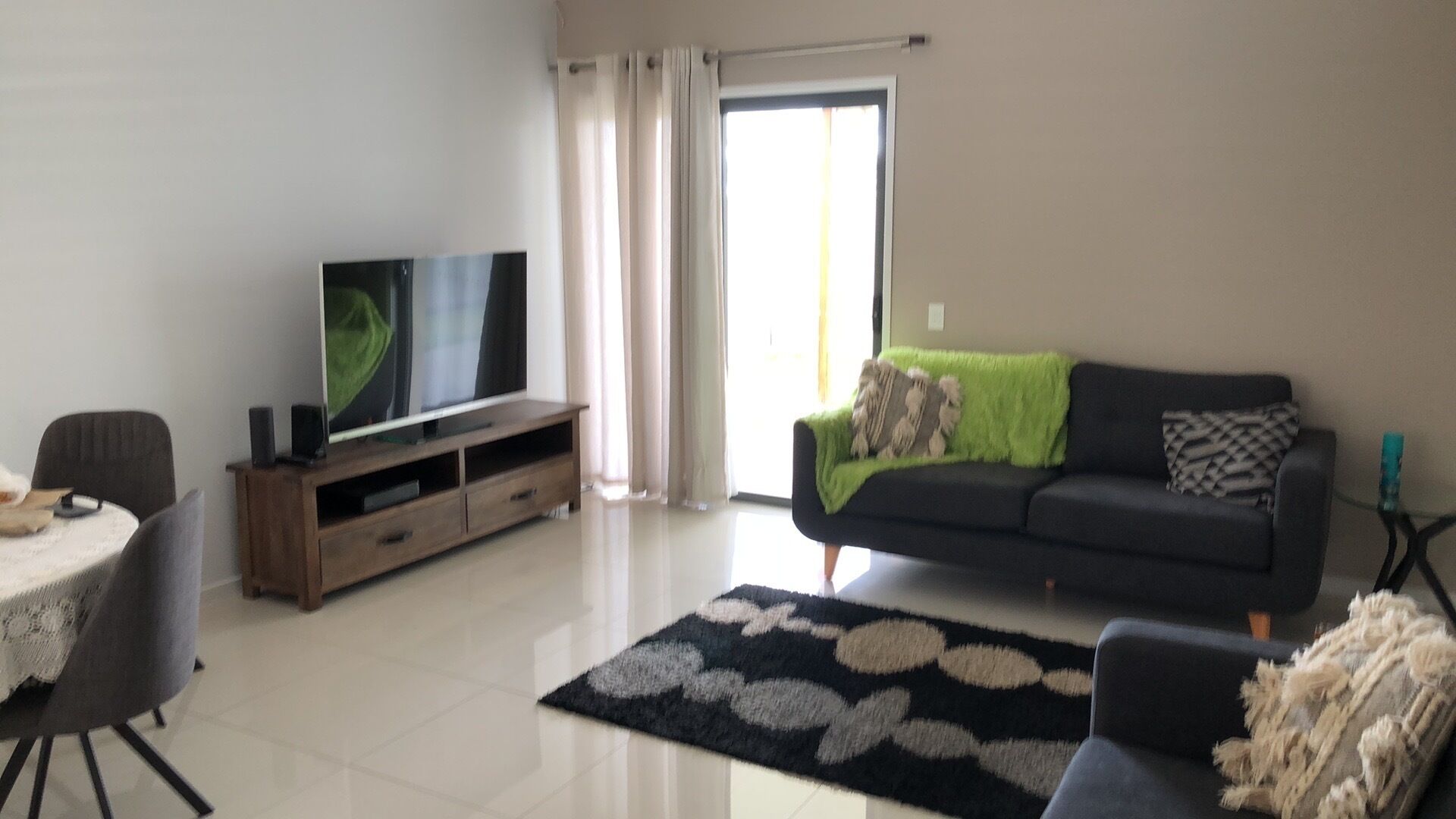 Executive Townhouse close to town centre