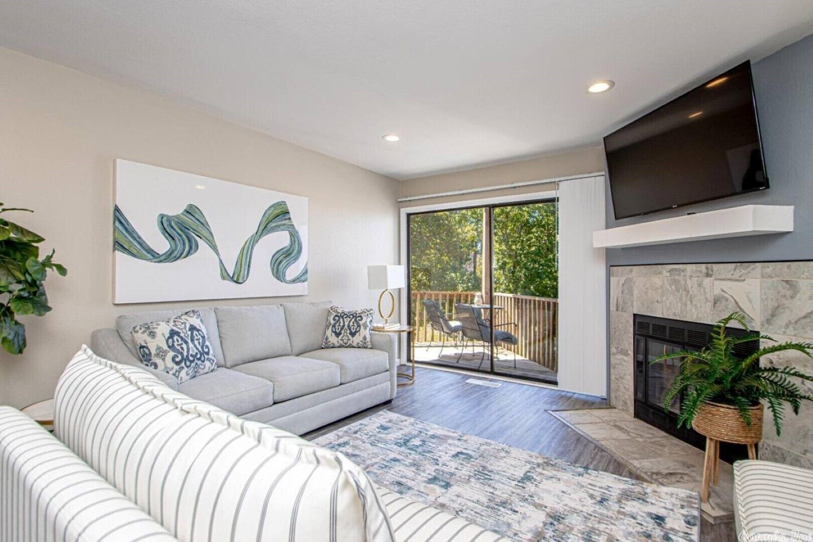 Cozy Condo on Lake Hamilton